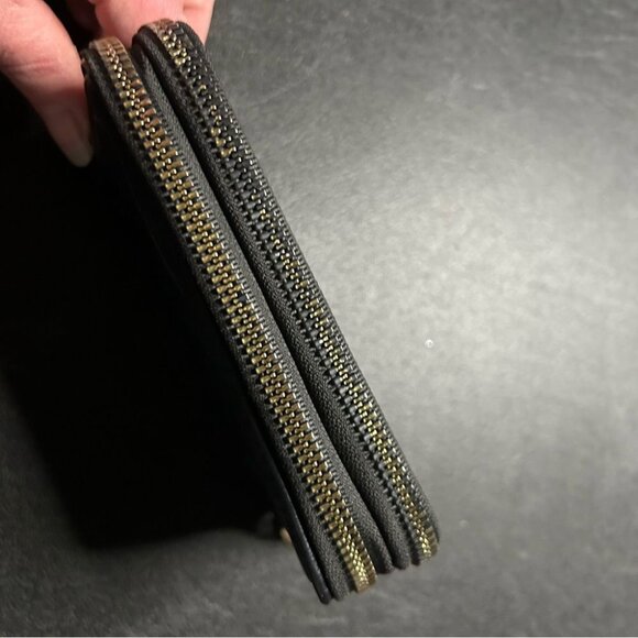 Juicy Couture Black Heart Double Zip Around Wallet - Picture 8 of 10